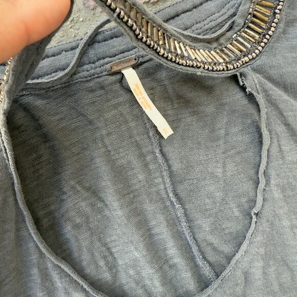 Free People Beaded Sleeveless T-Shirt Tank Gray Distressed Motorcycle USA Size S - Picture 4 of 6